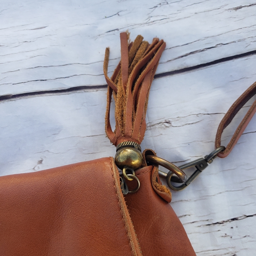 Vera Pelle Leather Crossbody Bag View 4